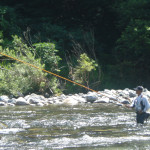 伊南川で鮎釣り